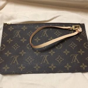 Louis Vuitton Neverfull MM Pochette